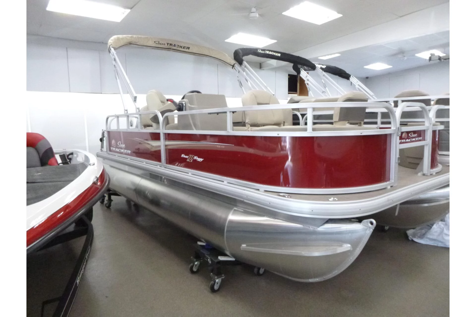 2025 Sun Tracker Bass Buggy 18 DLX Grand Pointe Marina
