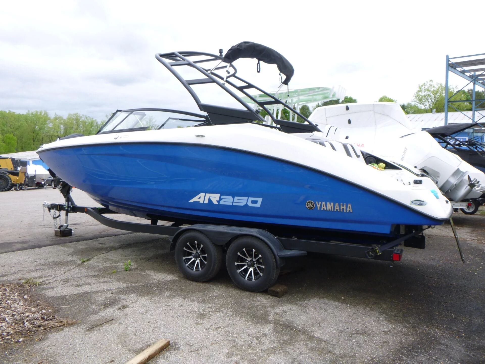 2025-yamaha-boats-ar250-power-
