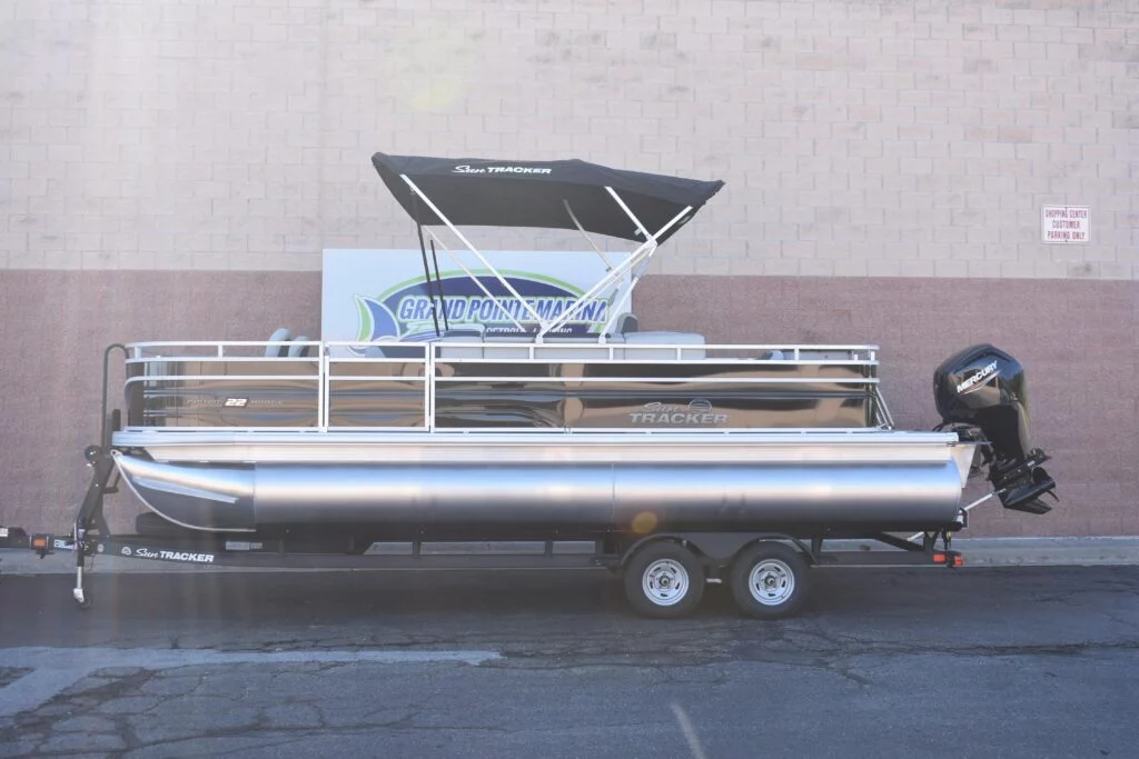 2026 Sun Tracker Fishin Barge 22 Dlx Power 9972560 20251008093735280 1